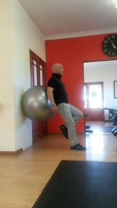 One-Legged Wall Squat-01