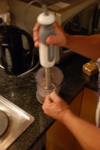 4.	Separate the liver from the onion and blend the onion into a paste;